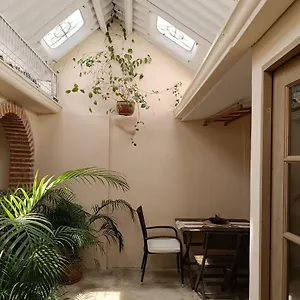 Great Location ! 4 Bedroom In The Heart Of Сasa de vacaciones